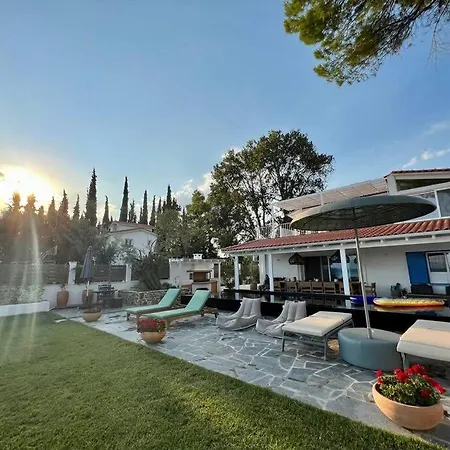 Villa Evia Escape - Beachfront *